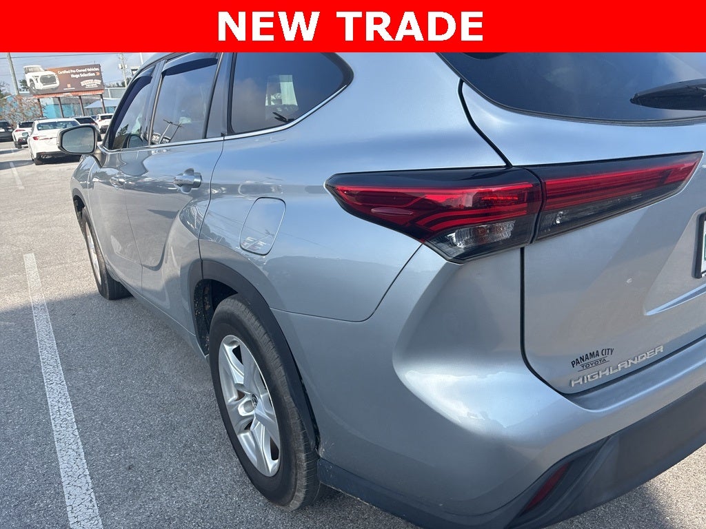 2022 Toyota Highlander LE