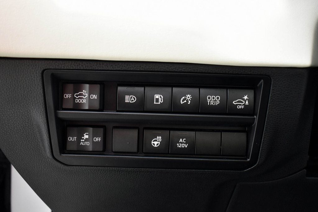 2023 Toyota Tundra Hybrid Capstone