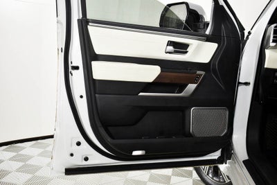 2023 Toyota Tundra Hybrid Capstone