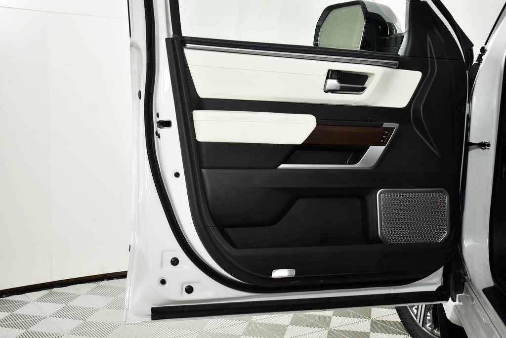 2024 Toyota Sequoia Capstone