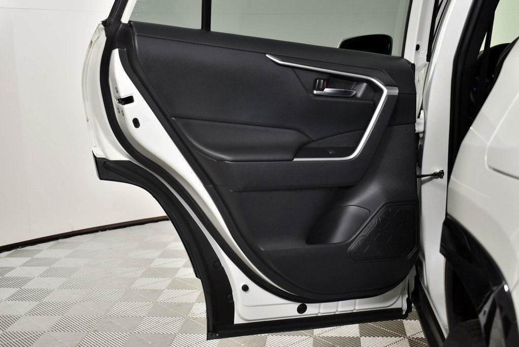 2022 Toyota RAV4 Hybrid SE