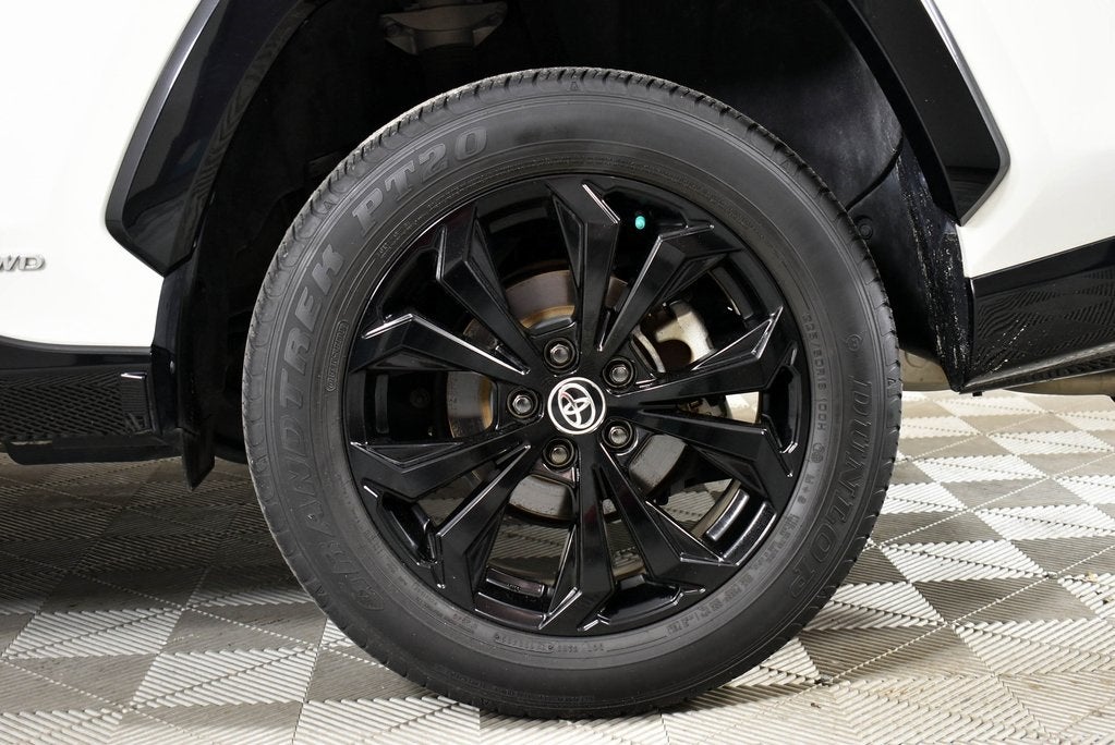 2022 Toyota RAV4 Hybrid SE