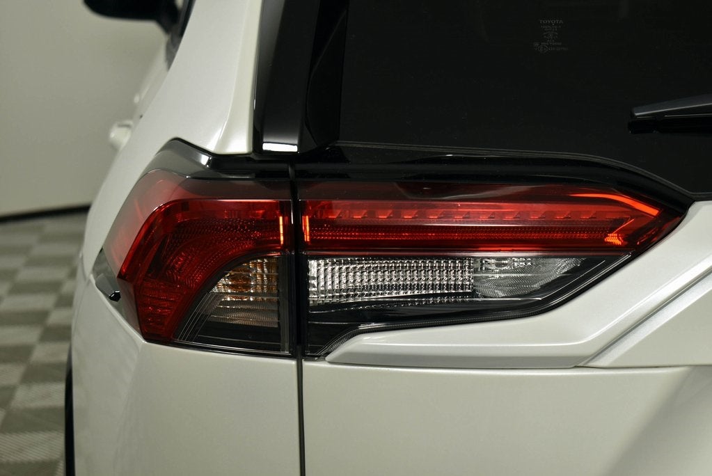 2022 Toyota RAV4 Hybrid SE