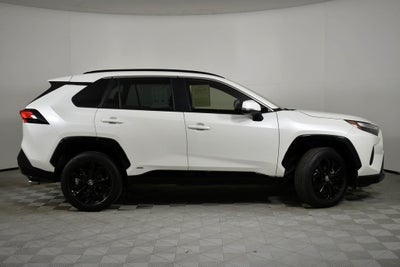 2022 Toyota RAV4 Hybrid SE