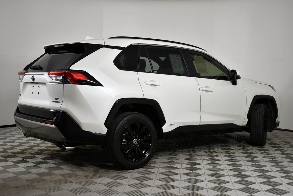 2022 Toyota RAV4 Hybrid SE