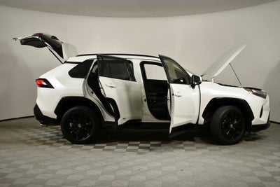 2022 Toyota RAV4 Hybrid SE