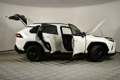 2022 Toyota RAV4 Hybrid SE