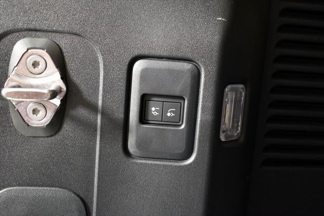 2024 Land Rover Defender 130 S