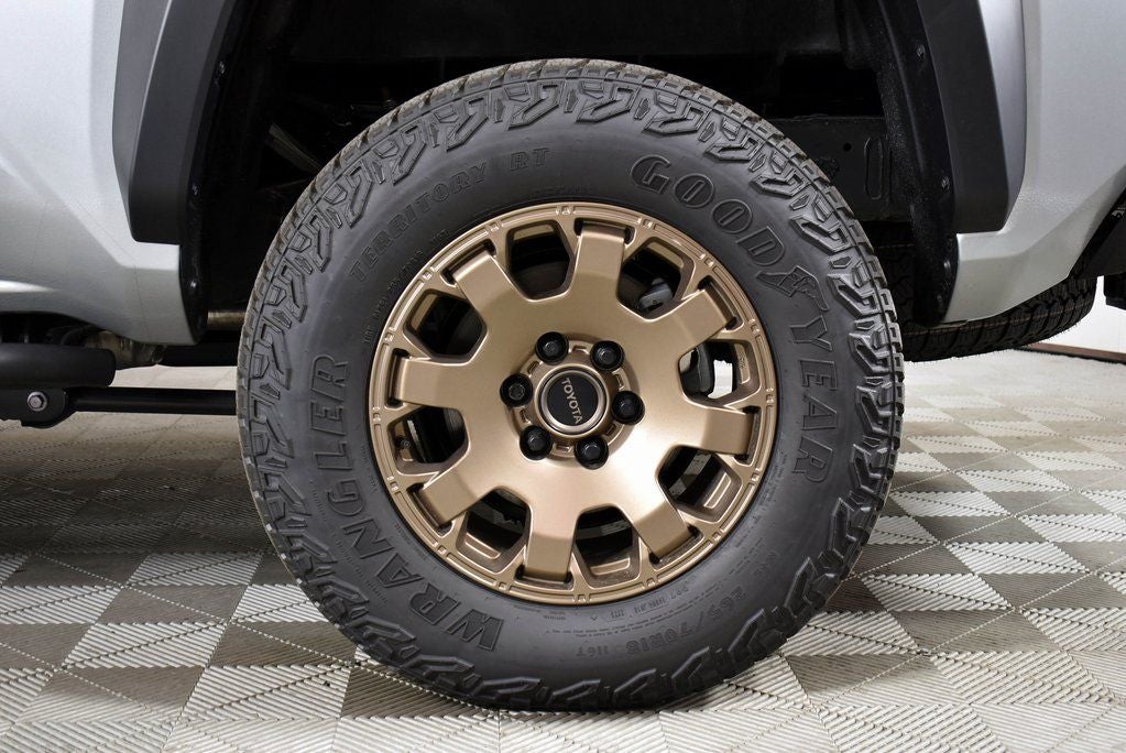 2025 Toyota Tacoma i-FORCE MAX Tacoma Trailhunter