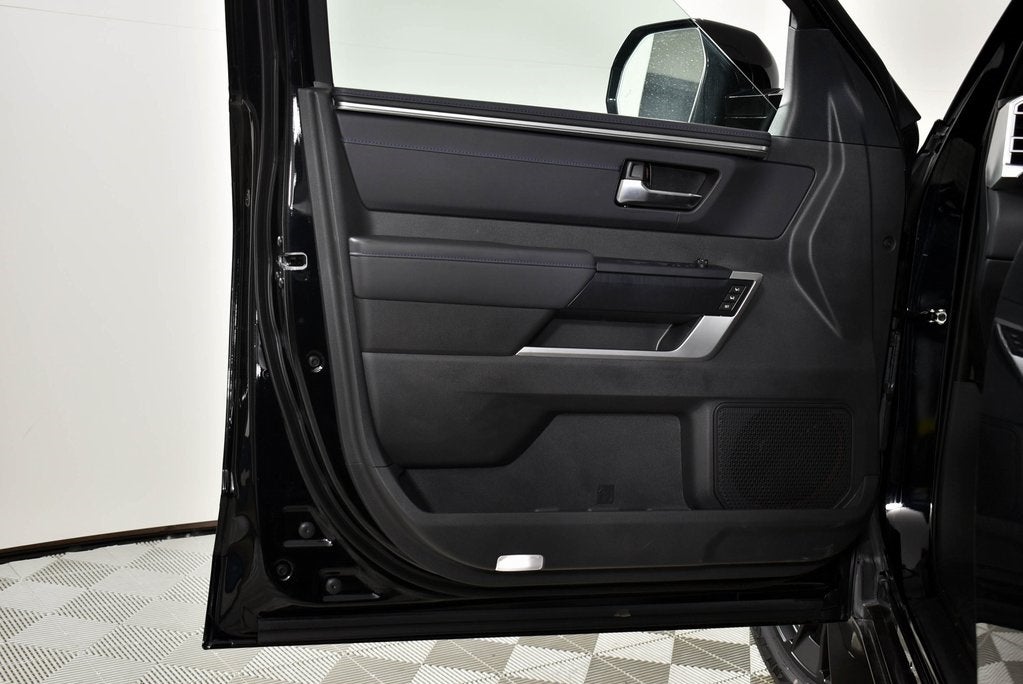 2025 Toyota Tundra i-FORCE MAX Tundra Platinum