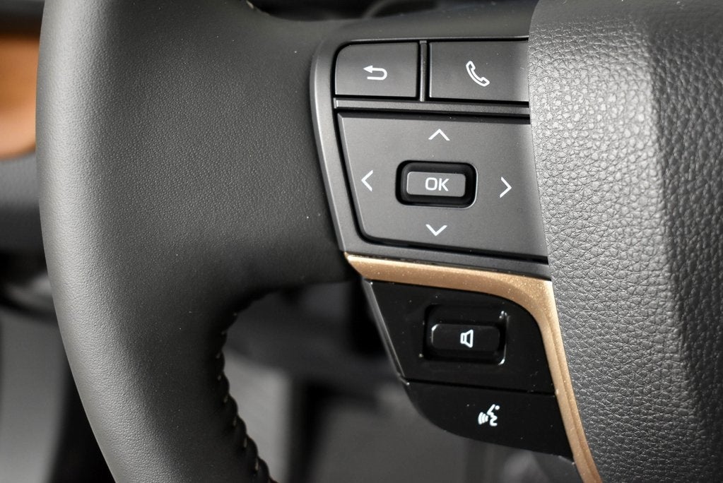 2025 Toyota Toyota Crown Signia XLE