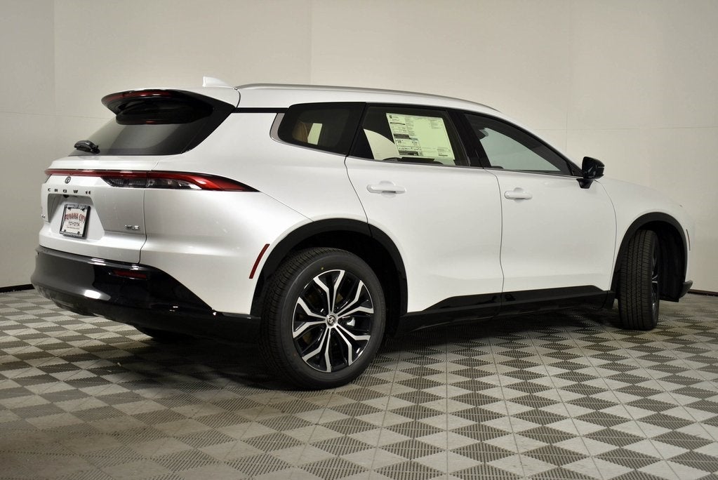 2025 Toyota Toyota Crown Signia XLE