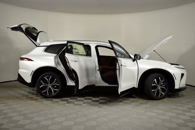 2025 Toyota Toyota Crown Signia XLE