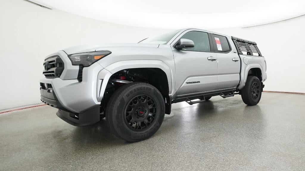 2025 Toyota Tacoma SR5 - Photo 17