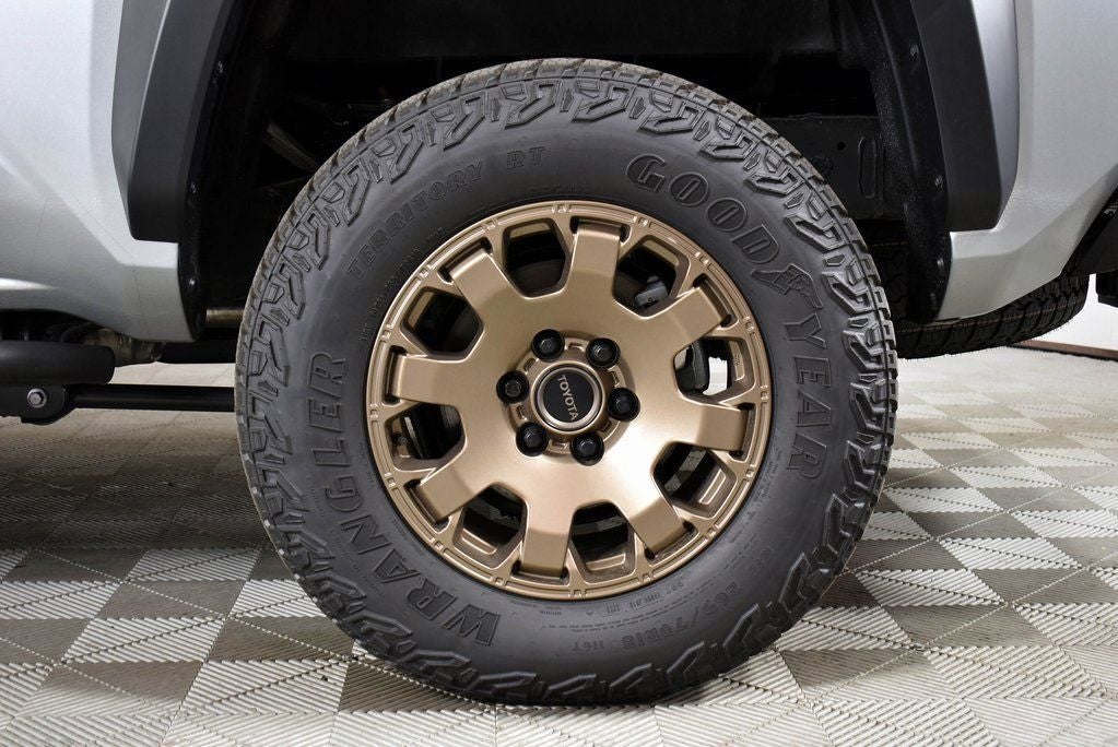 2025 Toyota Tacoma i-FORCE MAX Tacoma Trailhunter