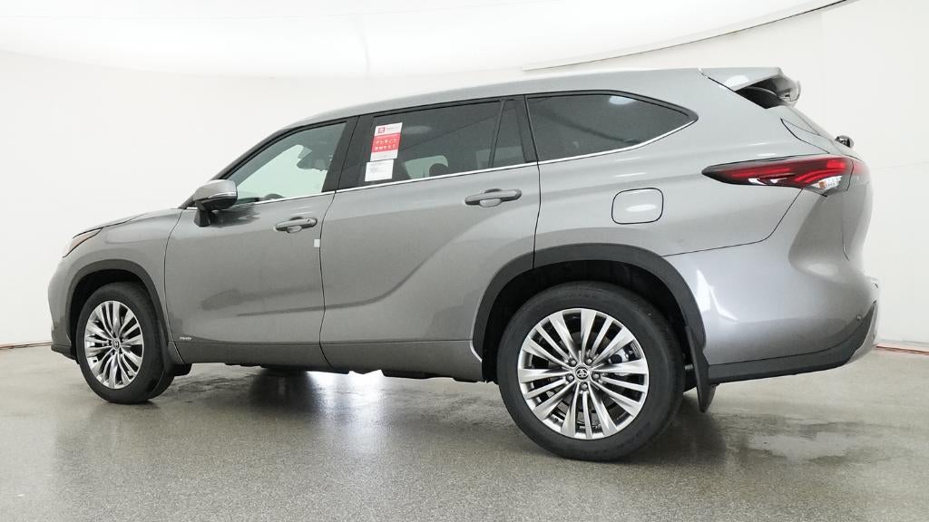 2026 Toyota Highlander Hybrid Platinum