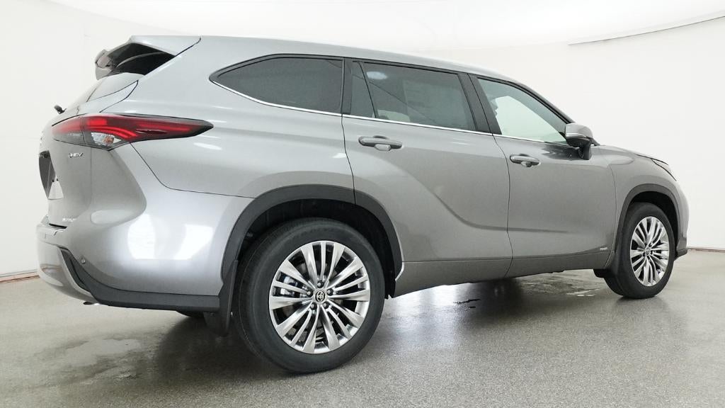 2026 Toyota Highlander Hybrid Platinum