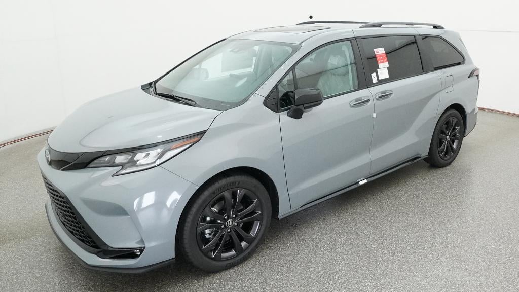 2026 Toyota Sienna XSE 7-Passenger Hybrid FWD's photo
