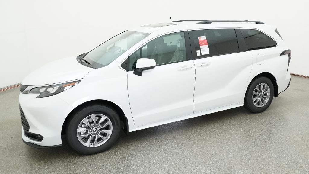 2026 Toyota Sienna XLE