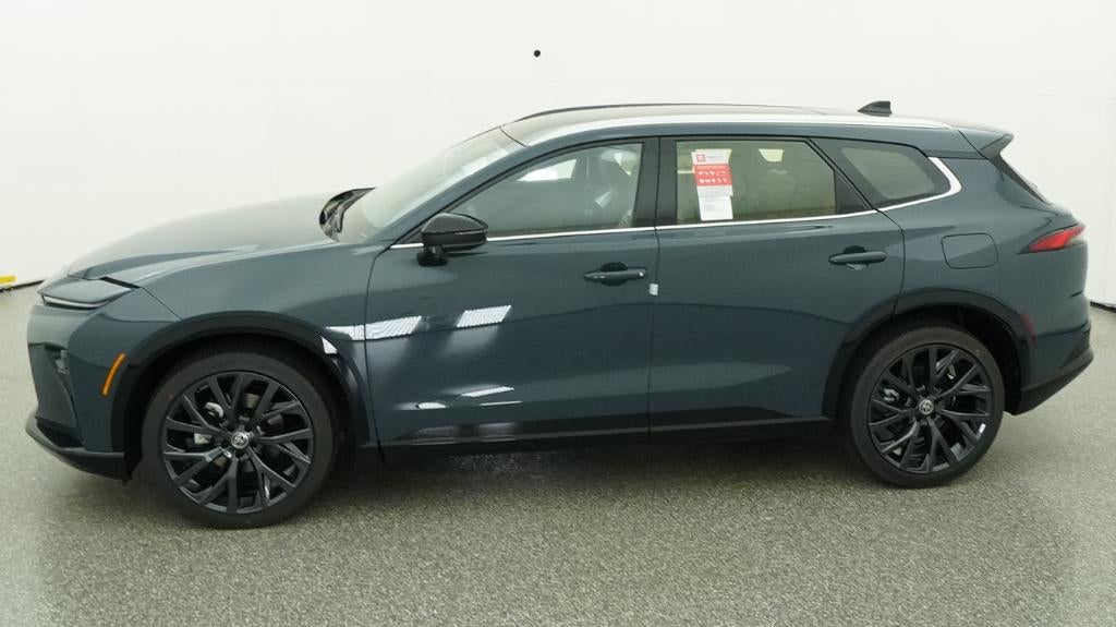 2026 Toyota Toyota Crown Signia Limited