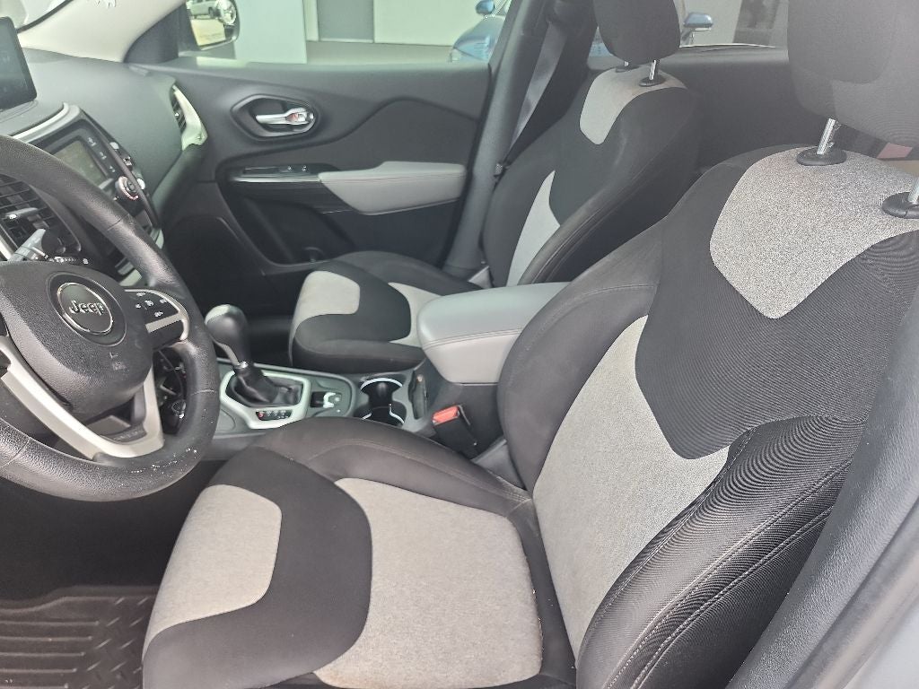 2014 Jeep Cherokee Sport