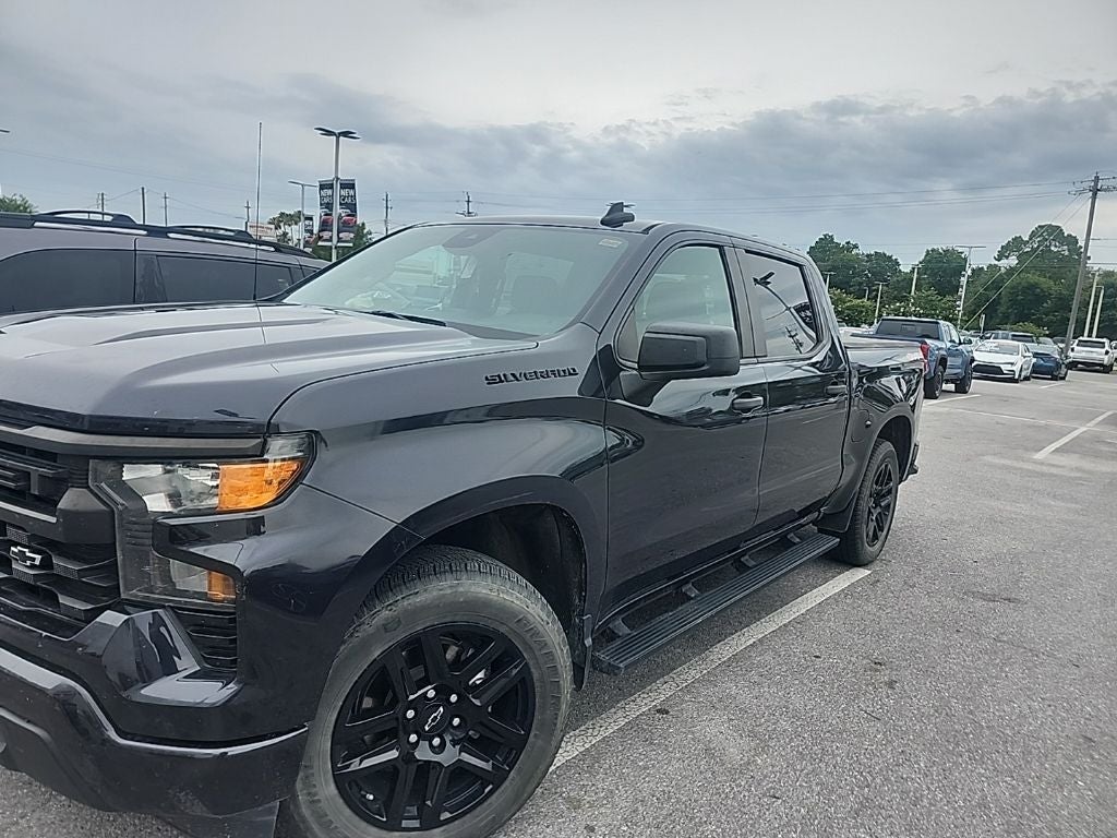 2023 Chevrolet Silverado Custom