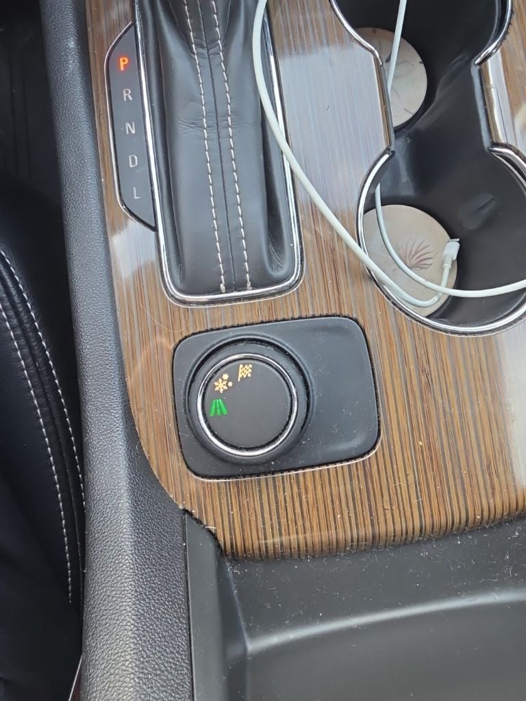 2017 GMC Acadia SLE-2
