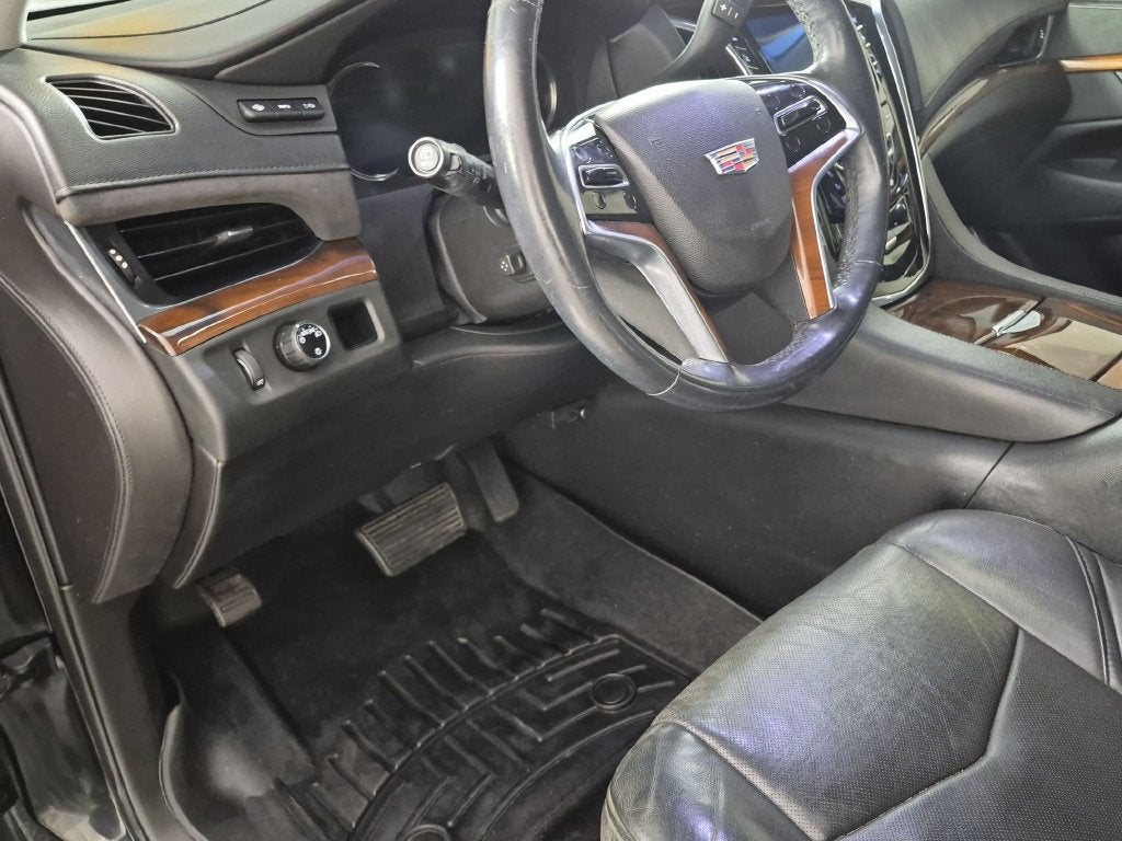 2018 Cadillac Escalade Luxury