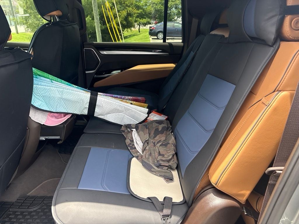 2025 Cadillac Escalade ESV Premium