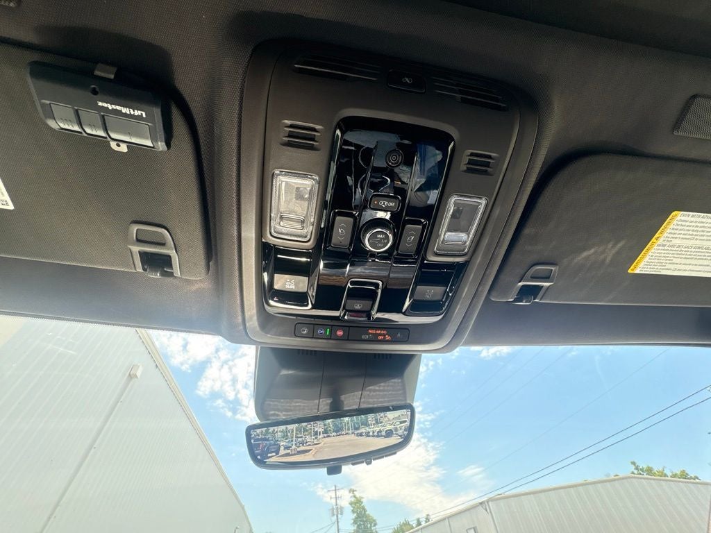2025 Cadillac Escalade ESV Premium