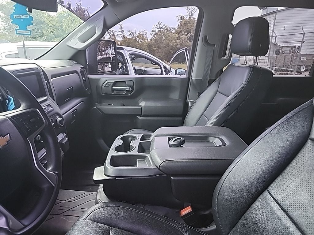 2022 Chevrolet Silverado HD Custom