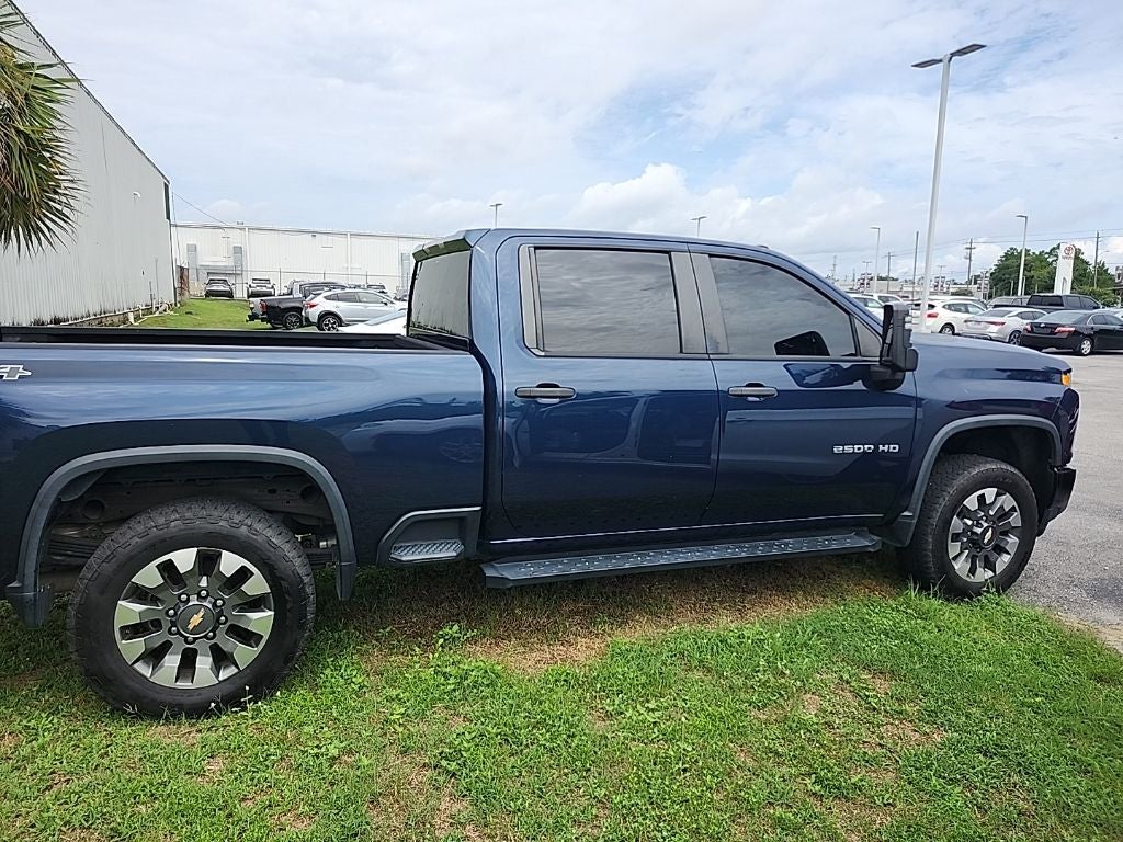 2022 Chevrolet Silverado HD Custom
