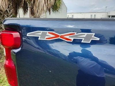 2022 Chevrolet Silverado HD Custom