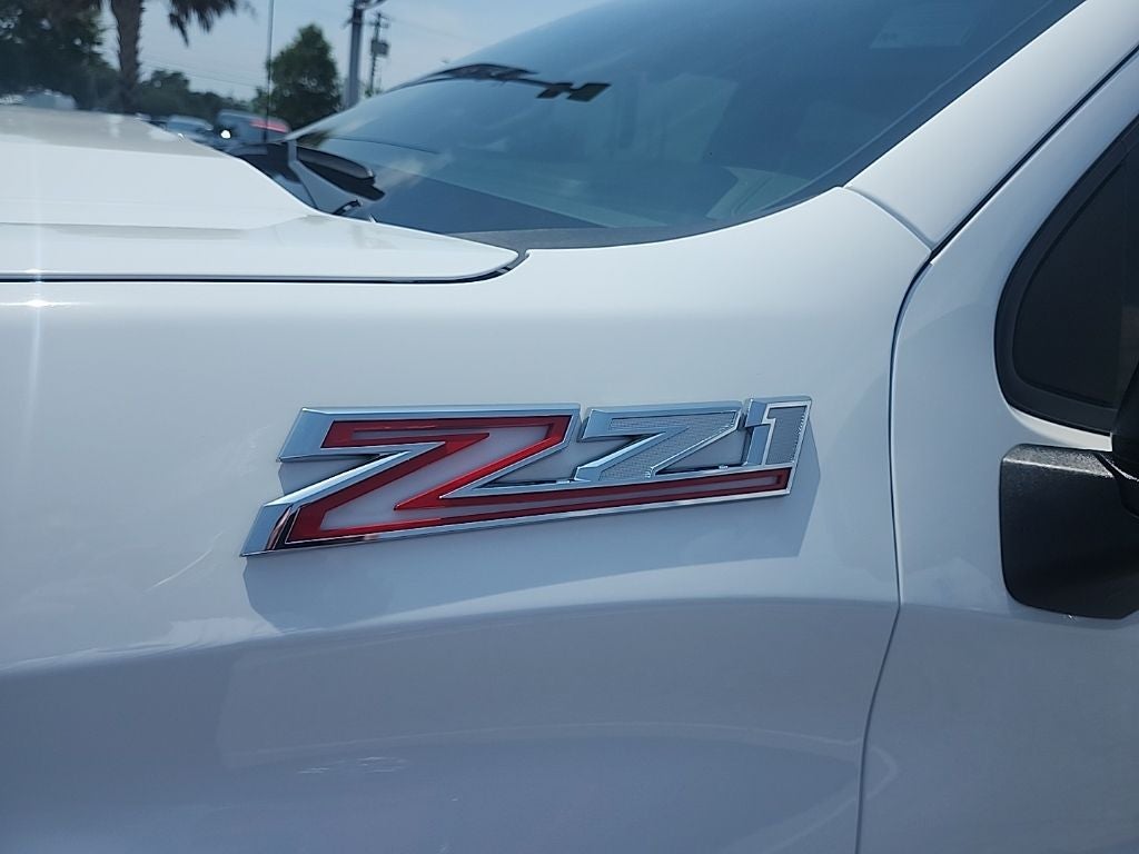 2025 Chevrolet Silverado RST