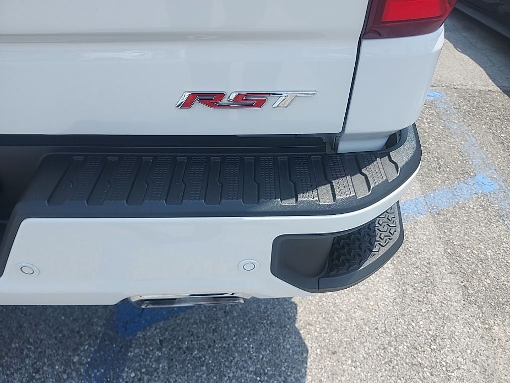 2025 Chevrolet Silverado RST