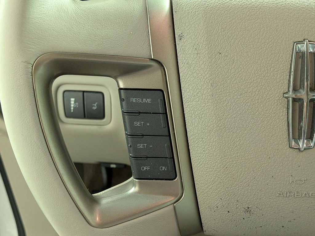 2010 Lincoln MKT Base