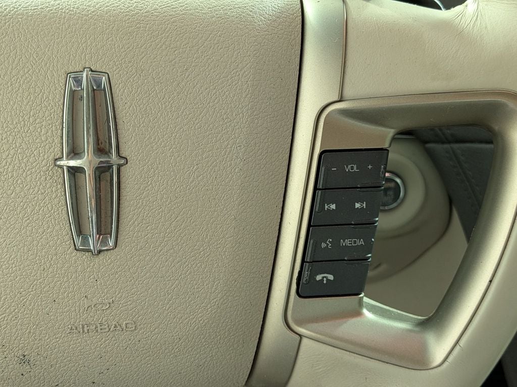 2010 Lincoln MKT Base