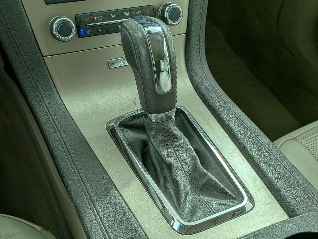 2010 Lincoln MKT Base
