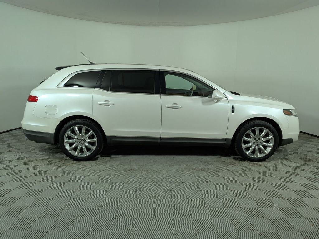 2010 Lincoln MKT Base