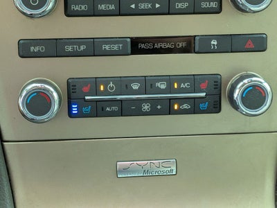 2010 Lincoln MKT Base