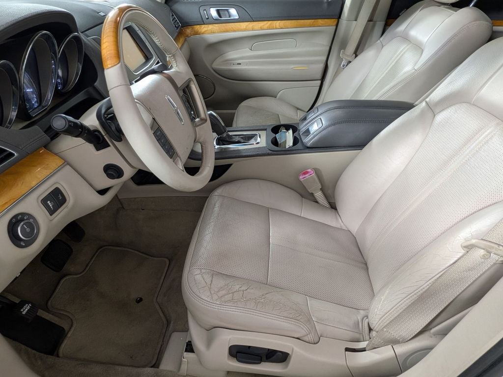 2010 Lincoln MKT Base