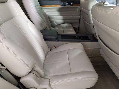 2010 Lincoln MKT Base