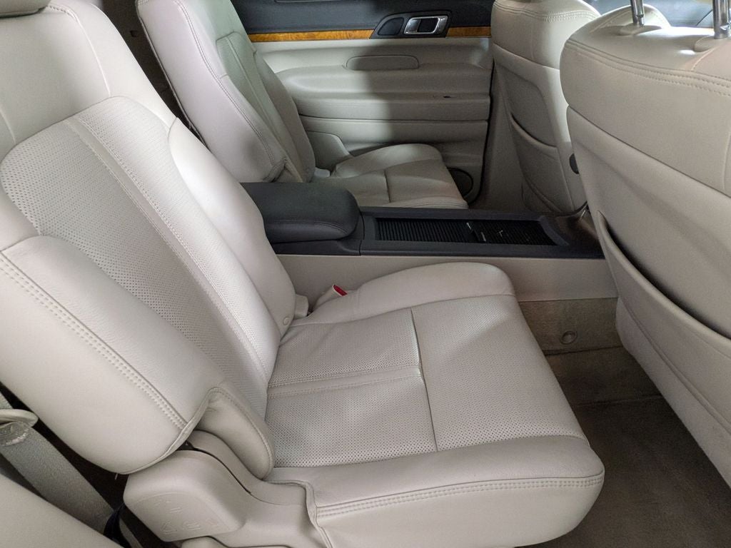 2010 Lincoln MKT Base