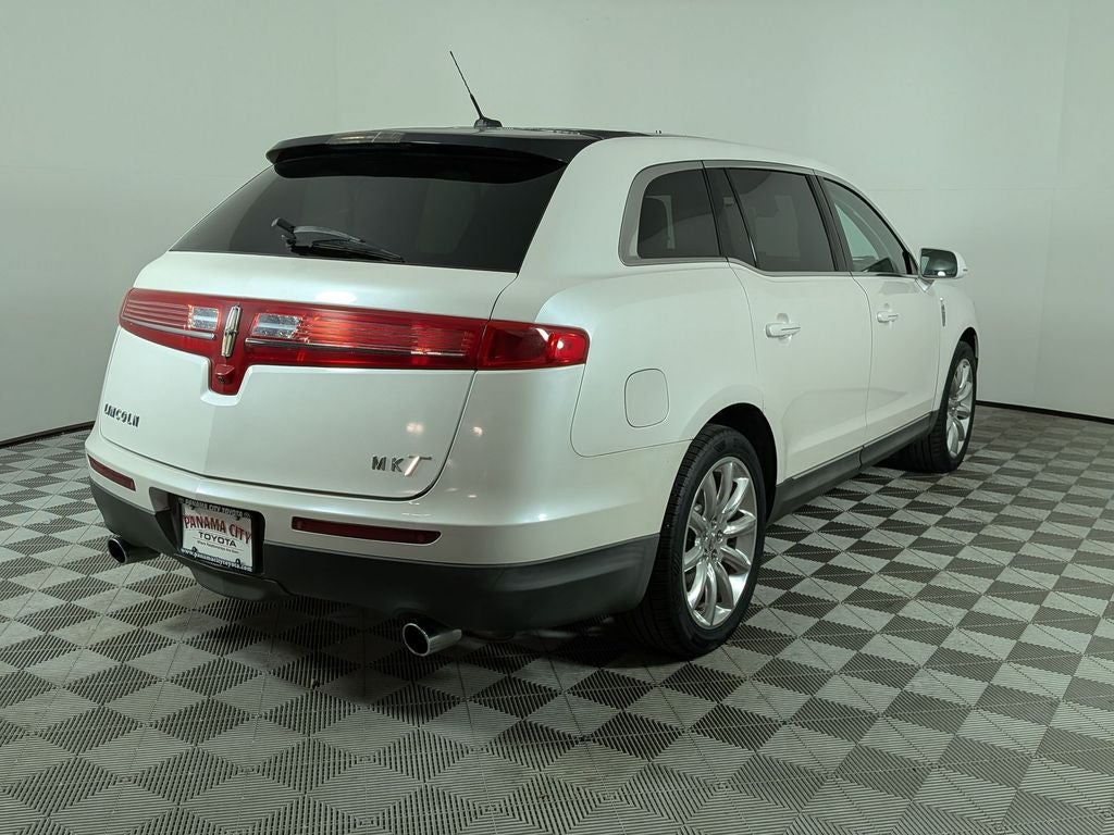 2010 Lincoln MKT Base