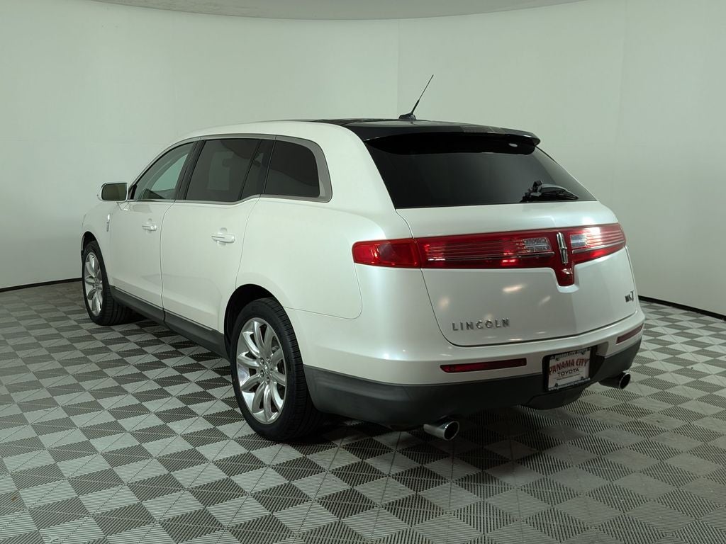 2010 Lincoln MKT Base