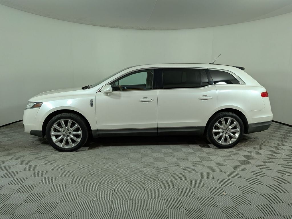 2010 Lincoln MKT Base