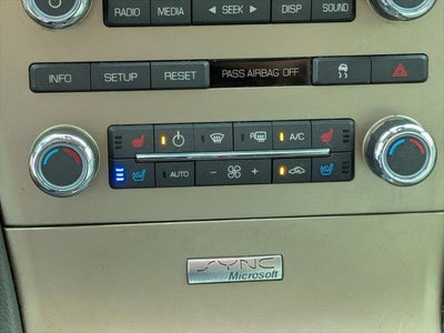2010 Lincoln MKT Base