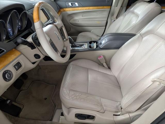 2010 Lincoln MKT Base