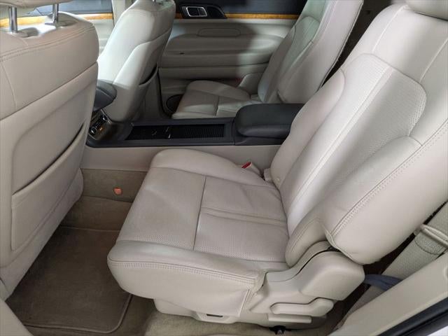 2010 Lincoln MKT Base