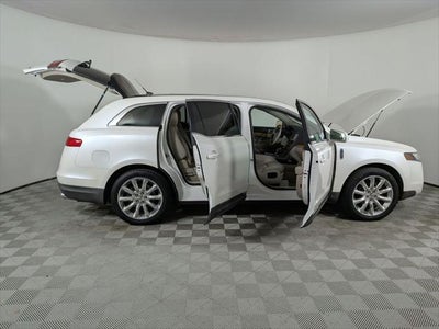 2010 Lincoln MKT Base
